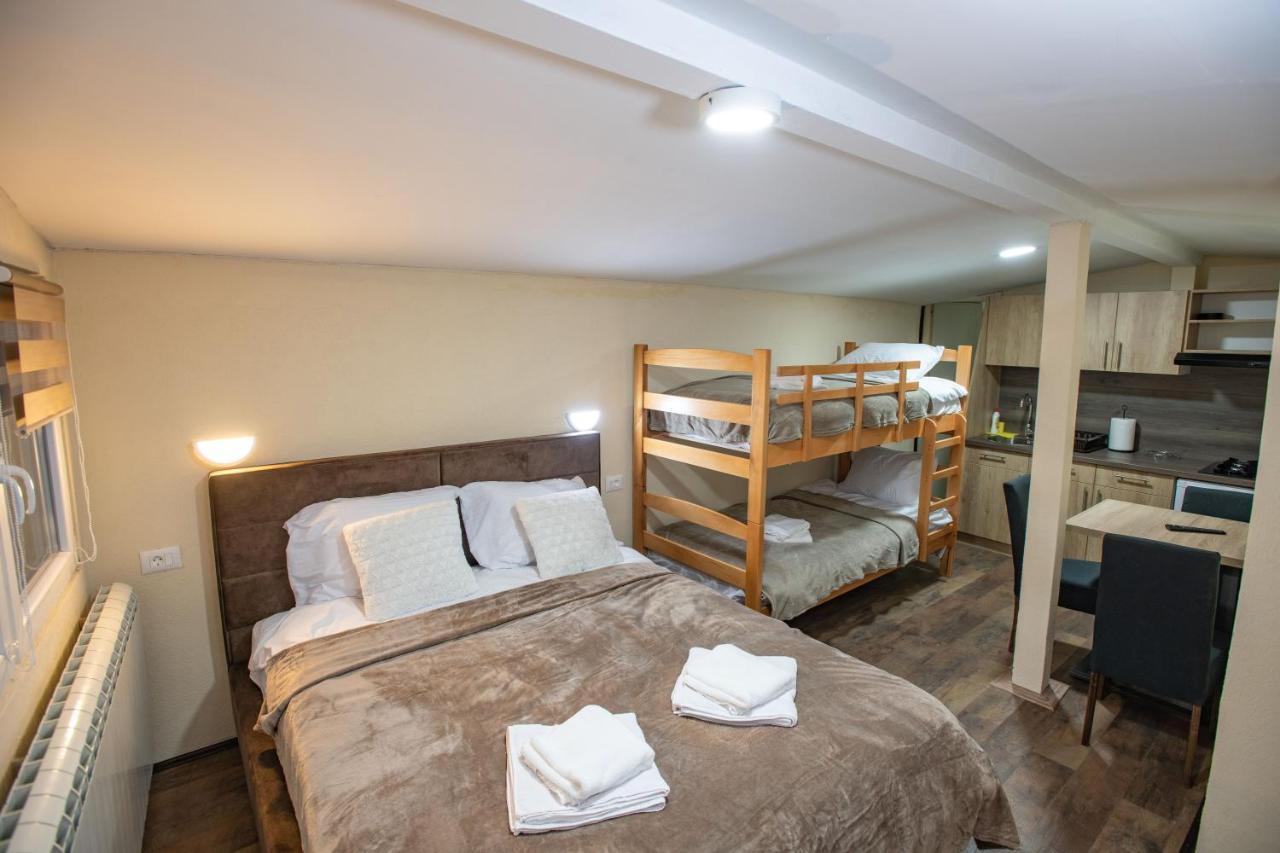 Apartmani Sp Jovanovic Crni Vrh ภายนอก รูปภาพ