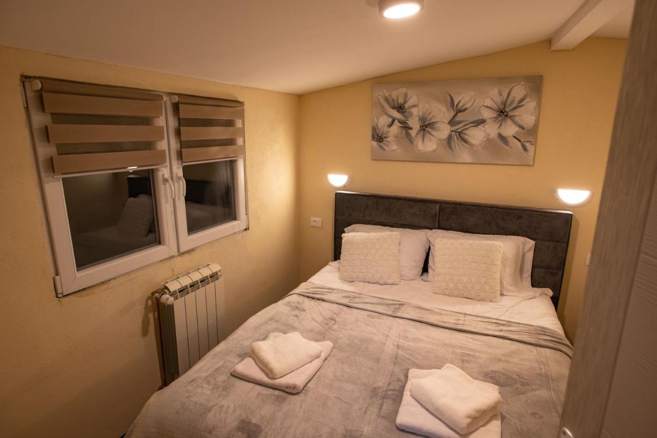 Apartmani Sp Jovanovic Crni Vrh ภายนอก รูปภาพ