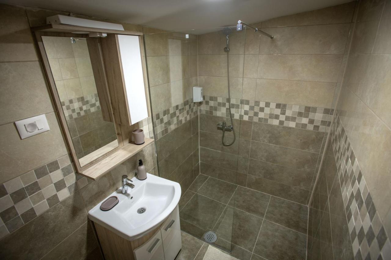 Apartmani Sp Jovanovic Crni Vrh ภายนอก รูปภาพ